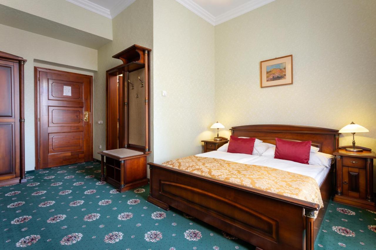 Hotel Eger & Park Ngoại thất bức ảnh