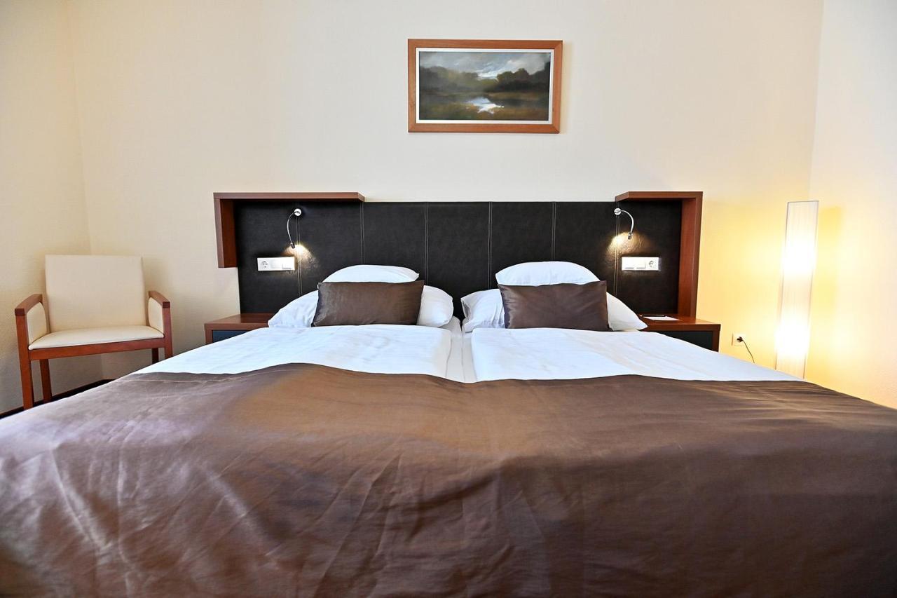 Hotel Eger & Park Ngoại thất bức ảnh