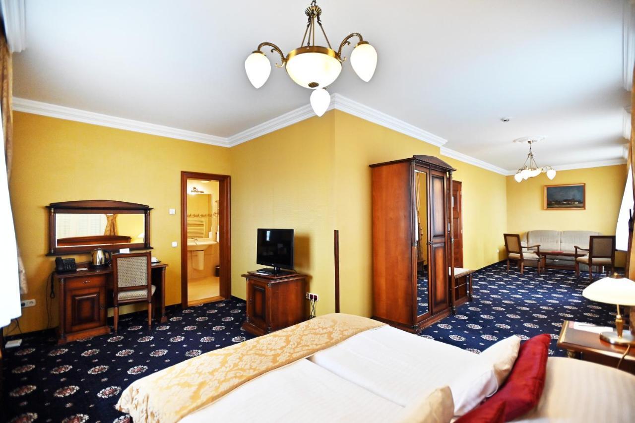 Hotel Eger & Park Ngoại thất bức ảnh
