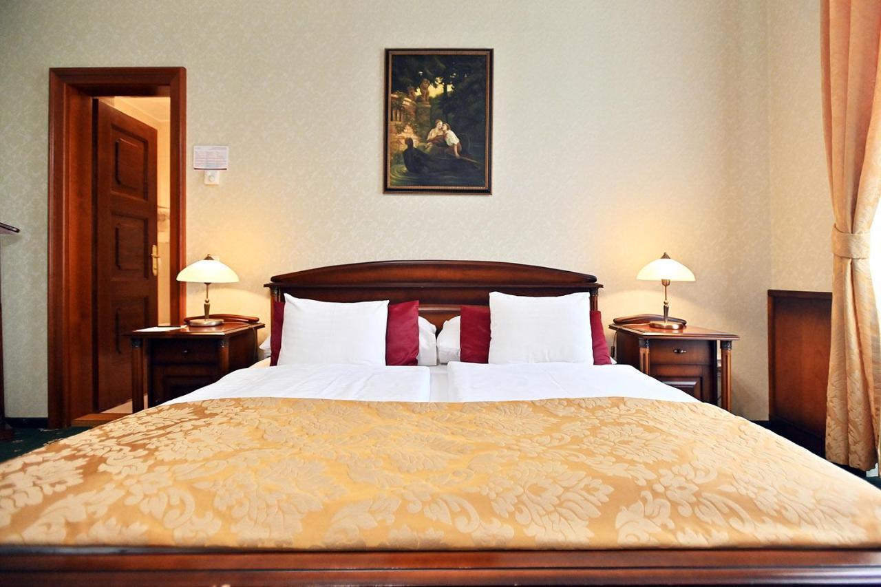 Hotel Eger & Park Ngoại thất bức ảnh