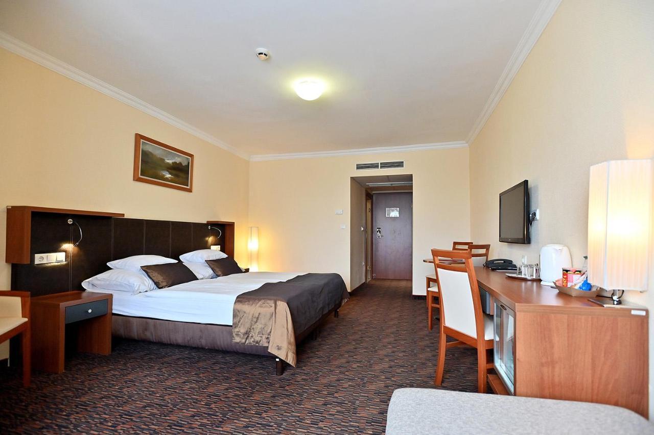 Hotel Eger & Park Ngoại thất bức ảnh
