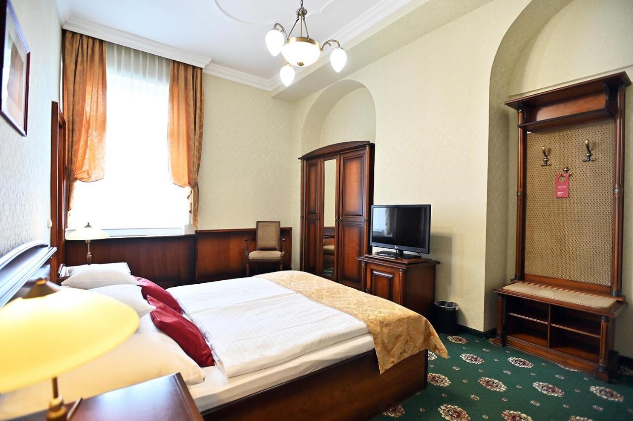 Hotel Eger & Park Ngoại thất bức ảnh