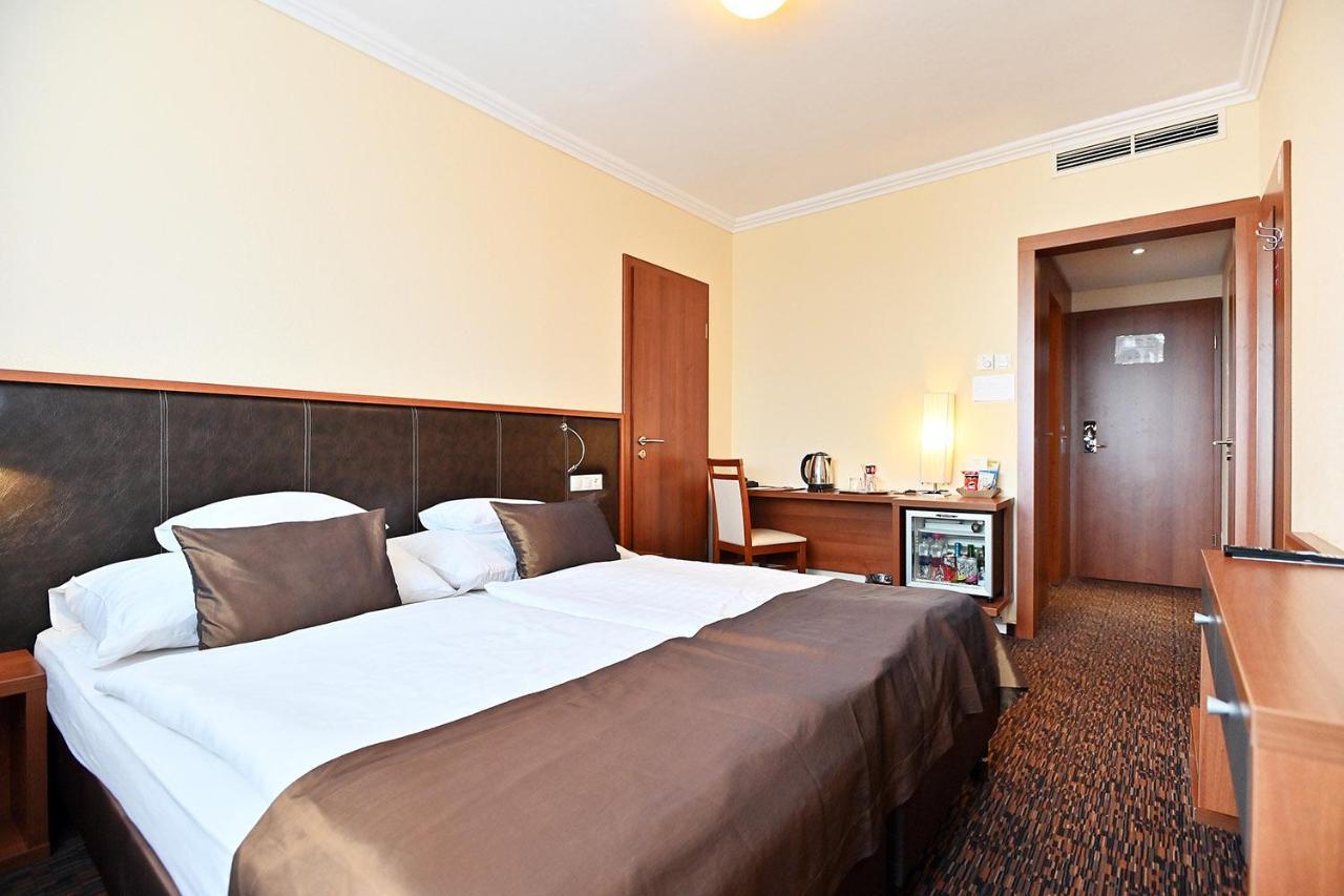 Hotel Eger & Park Ngoại thất bức ảnh